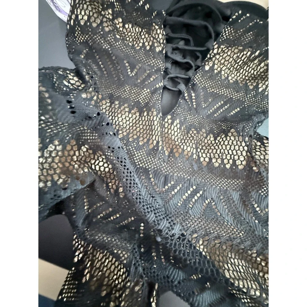 Cosita Linda Black Gold Metallic Lace Up Overlay One Piece Swimsuit‎ Resort Sz S